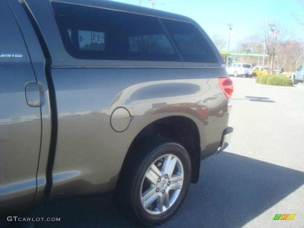 2007 Tundra Limited Double Cab 4x4 - Pyrite Mica / Beige photo #25