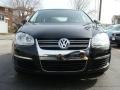 Black - Jetta SE Sedan Photo No. 2