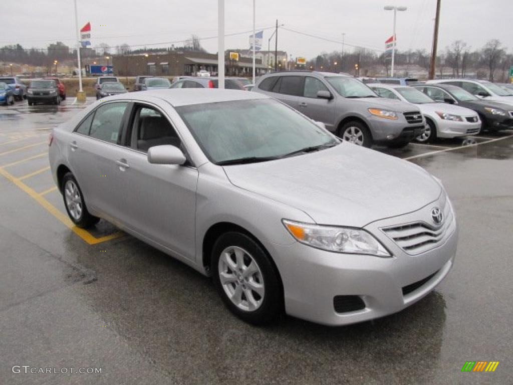 Classic Silver Metallic 2011 Toyota Camry LE Exterior Photo #46489395