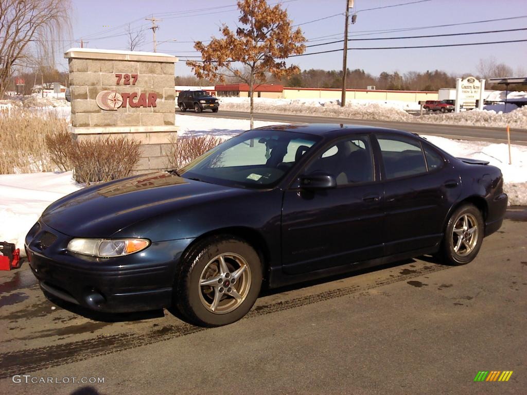 2002 Grand Prix GT Sedan - Blue Black Metallic / Graphite photo #1