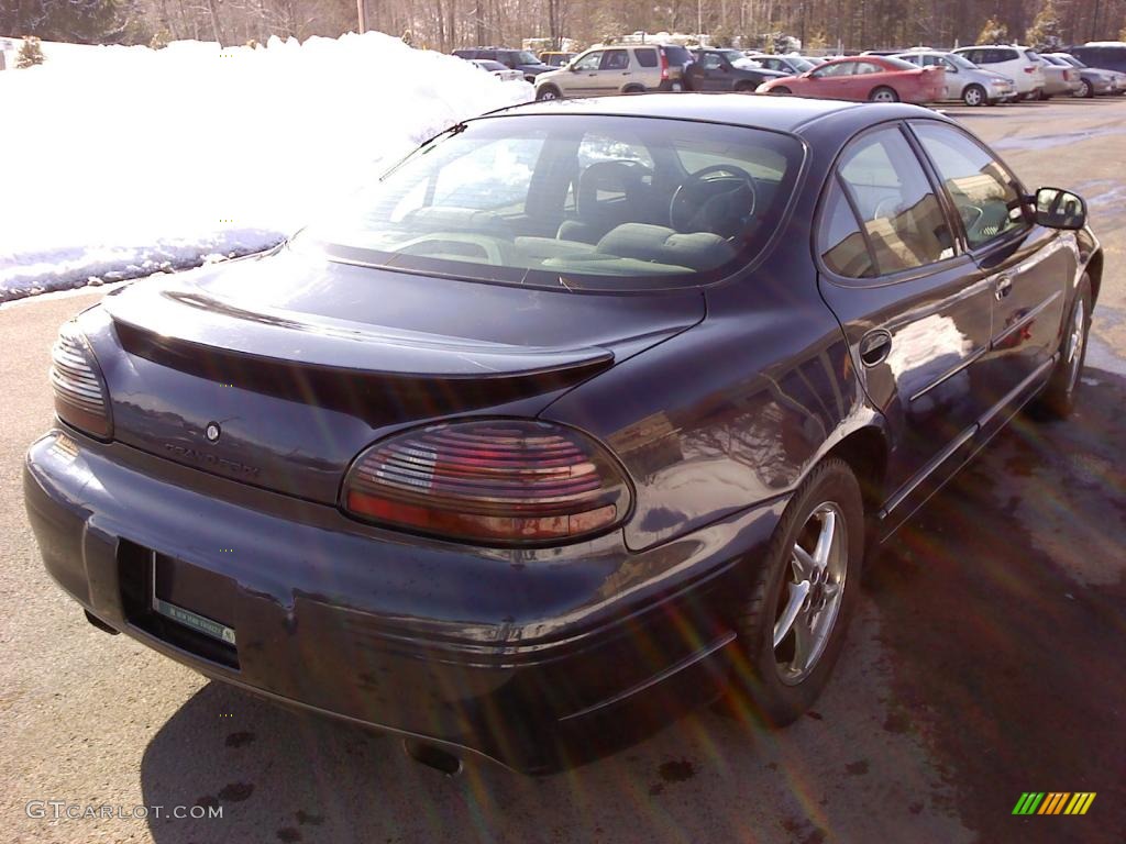 2002 Grand Prix GT Sedan - Blue Black Metallic / Graphite photo #6