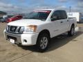 2009 Blizzard White Nissan Titan SE Crew Cab 4x4  photo #3