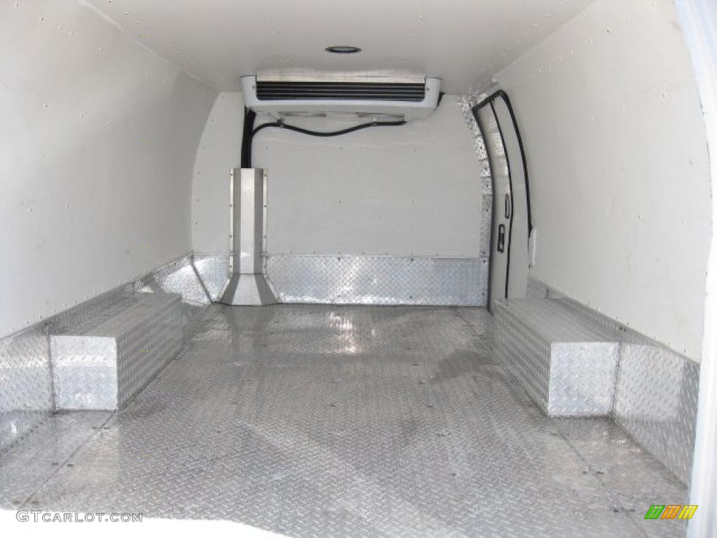 2007 E Series Van E350 Super Duty Refrigerated Cargo - Oxford White / Medium Flint Grey photo #7