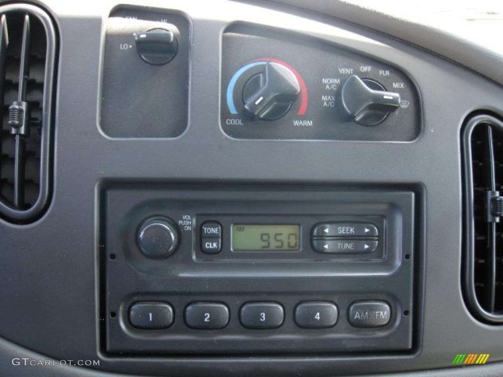 2007 Ford E Series Van E350 Super Duty Commercial Controls Photo #46493796