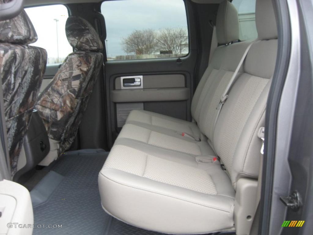 Medium Stone Interior 2010 Ford F150 XLT SuperCrew 4x4 Photo #46495086