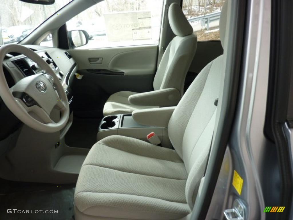 2011 Sienna LE - Silver Sky Metallic / Light Gray photo #7