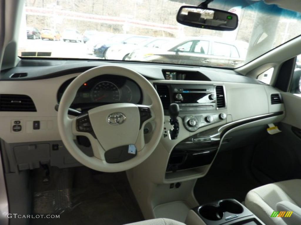 2011 Sienna LE - Silver Sky Metallic / Light Gray photo #10
