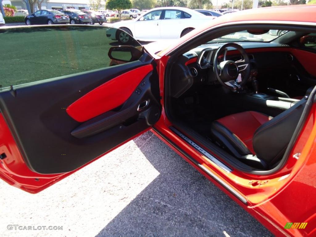 2010 Chevrolet Camaro SS/RS Coupe Black/Inferno Orange Door Panel Photo #46496409