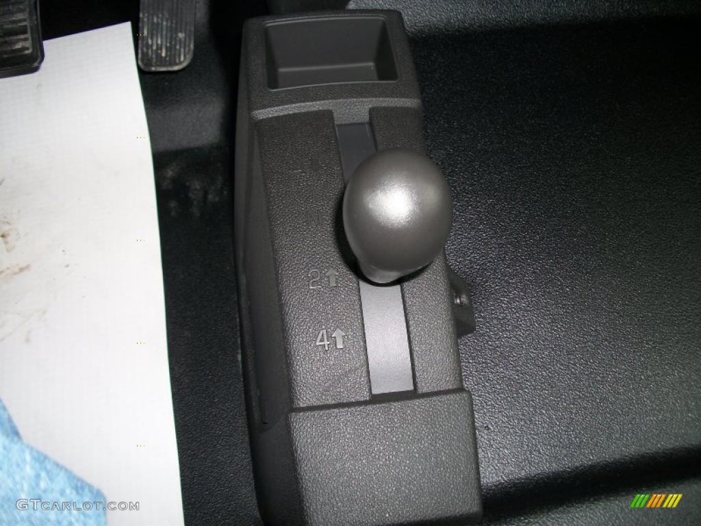 2011 Chevrolet Silverado 2500HD Extended Cab 4x4 Controls Photo #46497189