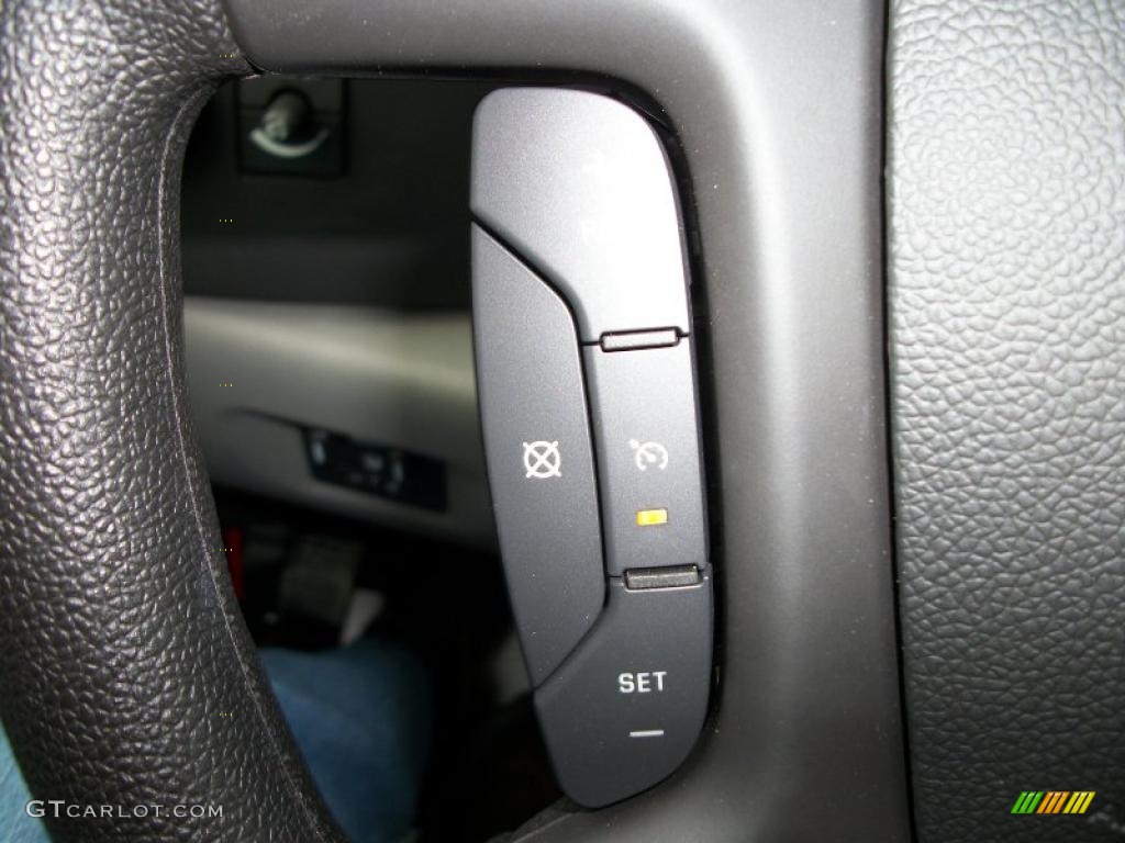 2011 Chevrolet Silverado 2500HD Extended Cab 4x4 Controls Photo #46497225