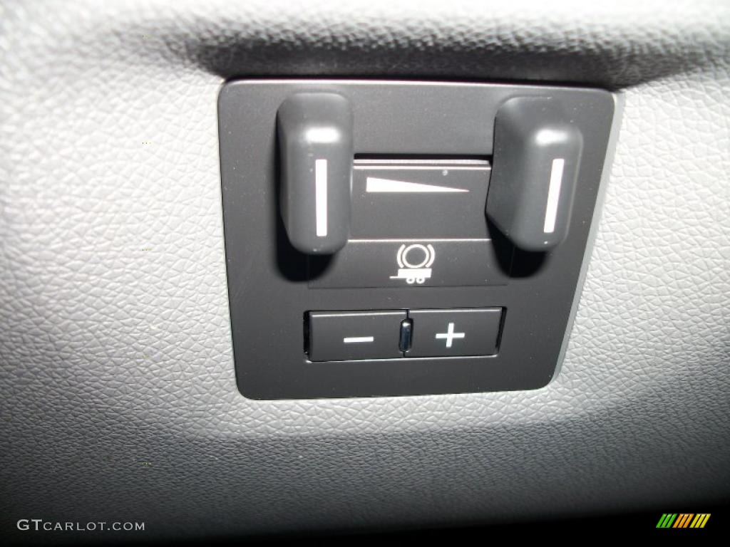 2011 Chevrolet Silverado 2500HD Extended Cab 4x4 Controls Photo #46497231