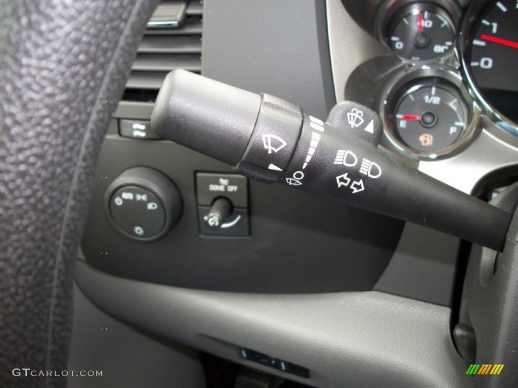 2011 Chevrolet Silverado 2500HD Extended Cab 4x4 Controls Photo #46497252