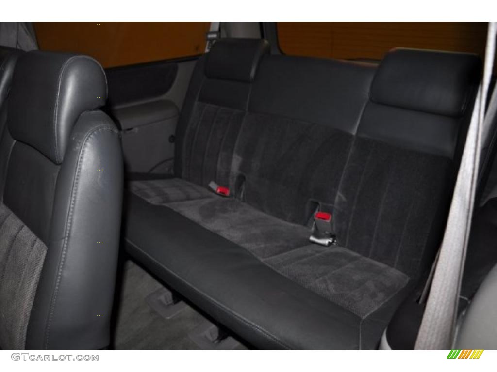 Medium Gray Interior 2002 Chevrolet Venture Warner Brothers Edition Photo #46499184