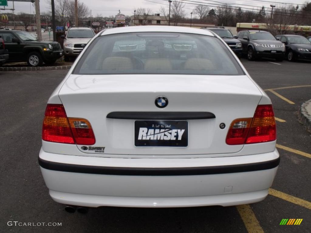 2003 3 Series 325xi Sedan - Alpine White / Sand photo #4