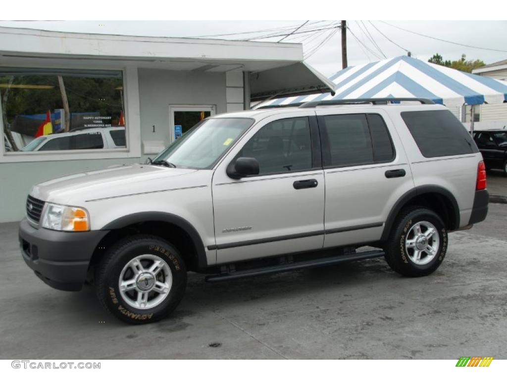 2004 Explorer XLS - Silver Birch Metallic / Graphite photo #1
