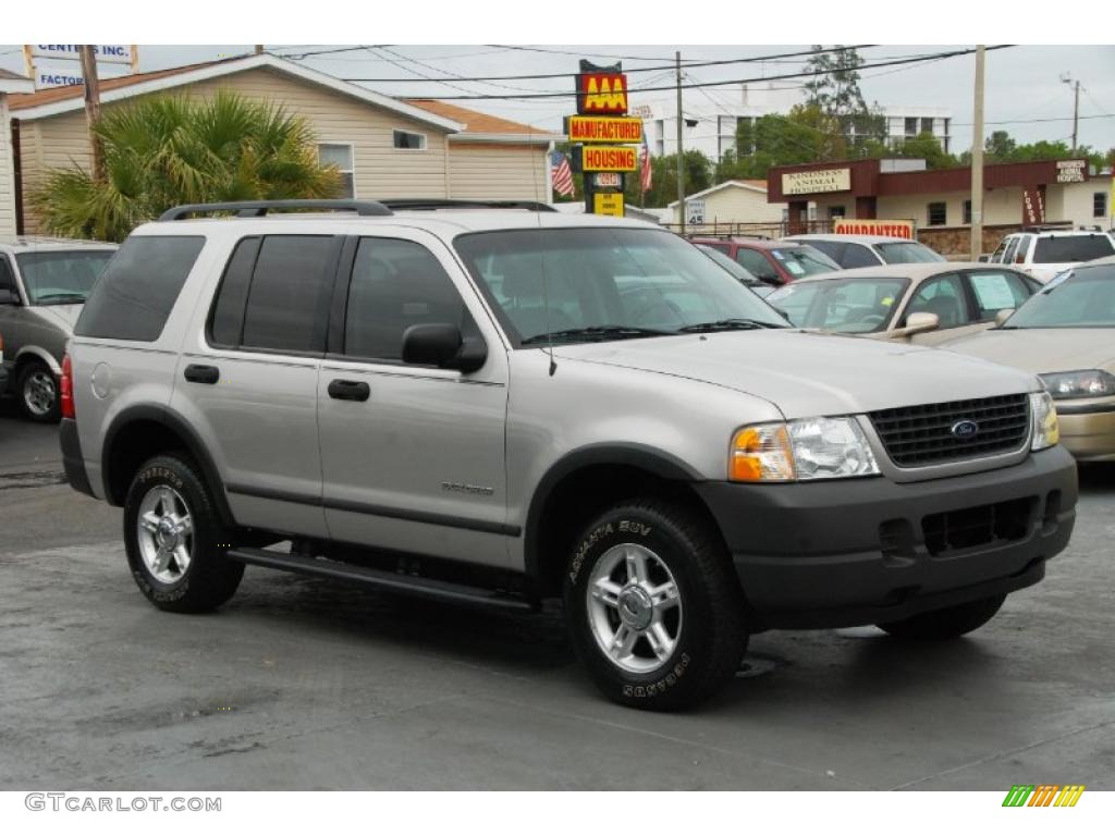 2004 Explorer XLS - Silver Birch Metallic / Graphite photo #3