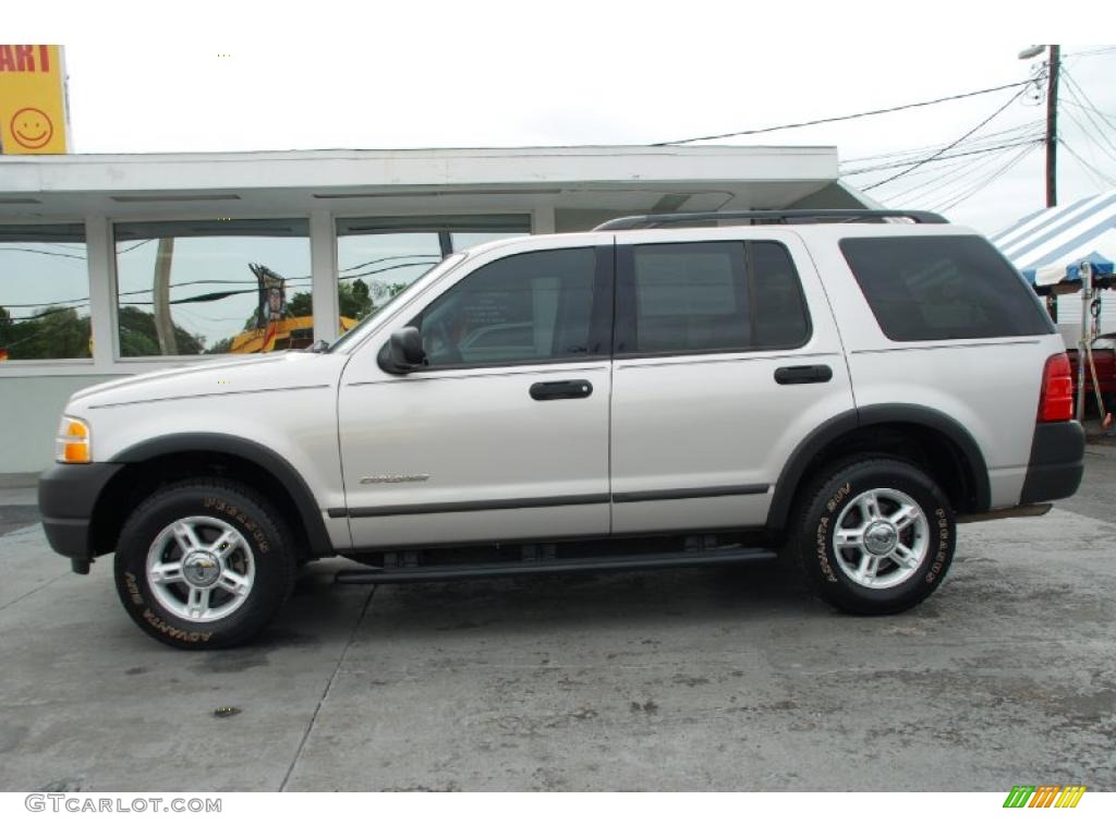 2004 Explorer XLS - Silver Birch Metallic / Graphite photo #6