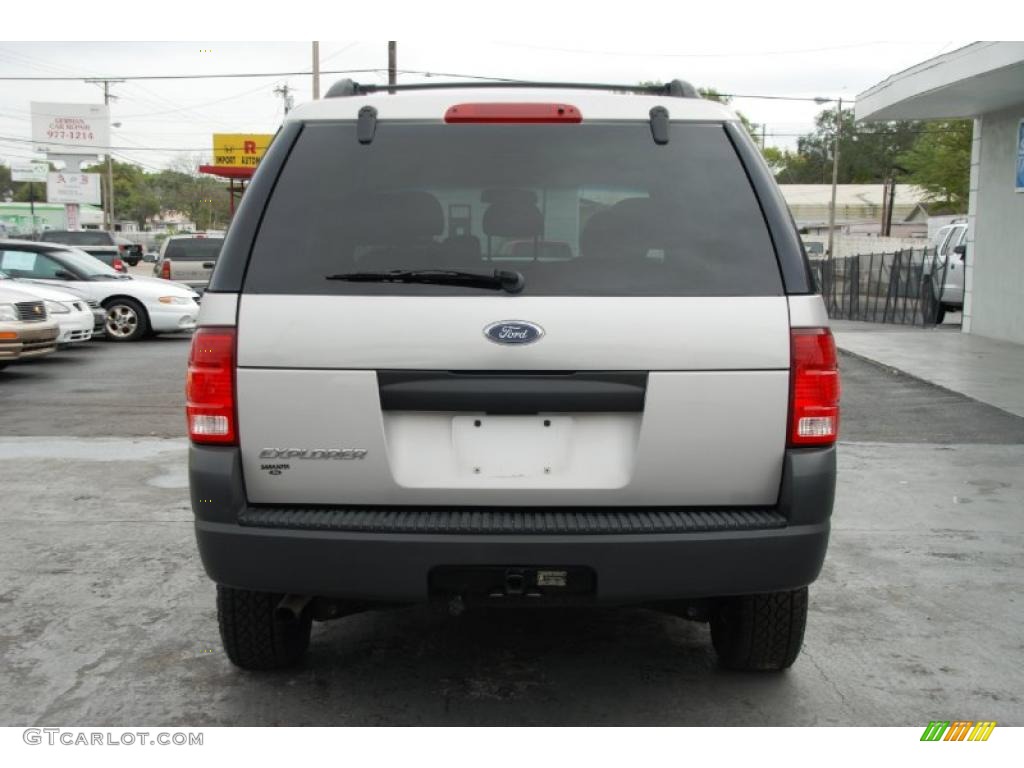 2004 Explorer XLS - Silver Birch Metallic / Graphite photo #8