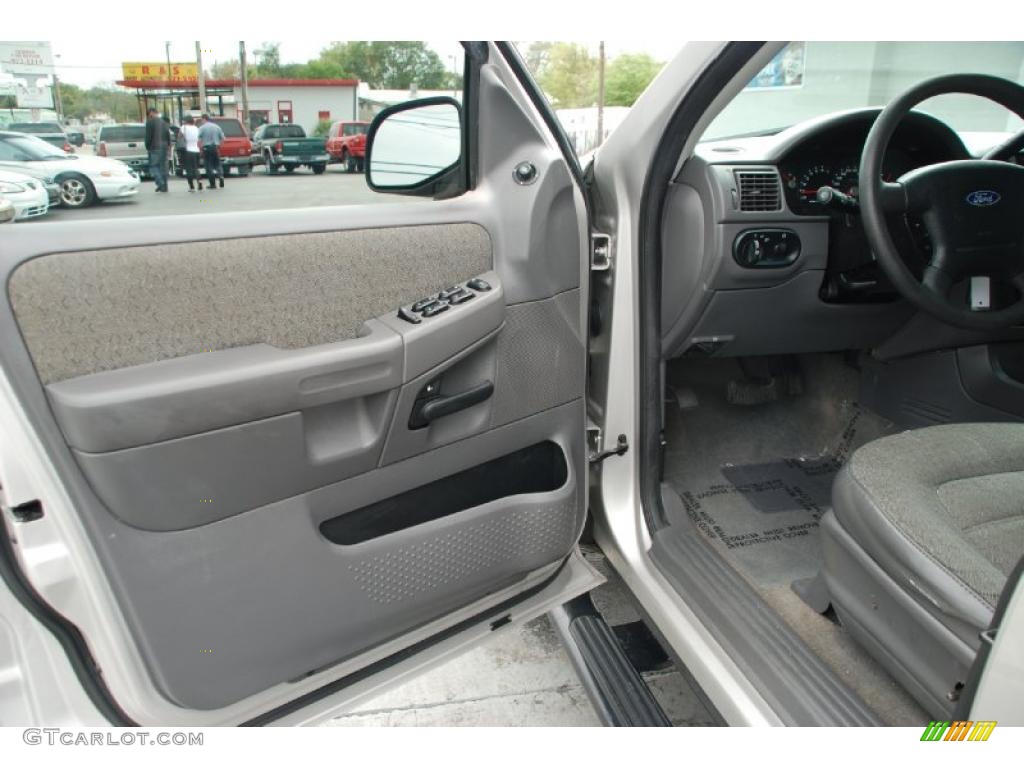 2004 Ford Explorer XLS Graphite Door Panel Photo #46510589