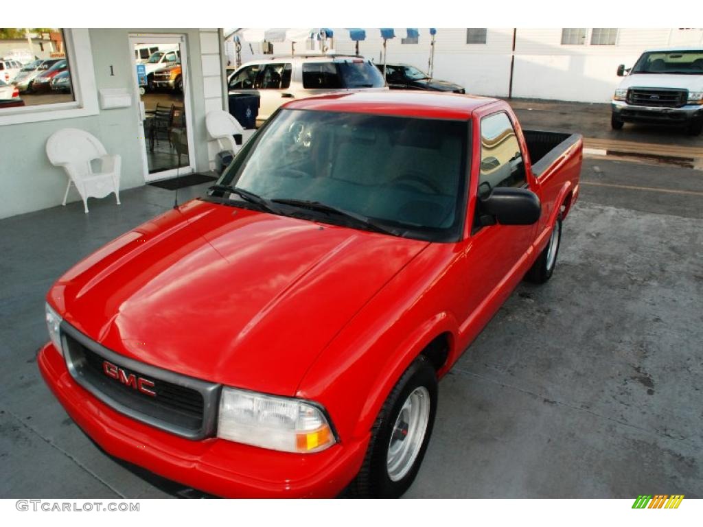2001 Sonoma SL Regular Cab - Fire Red / Graphite photo #5
