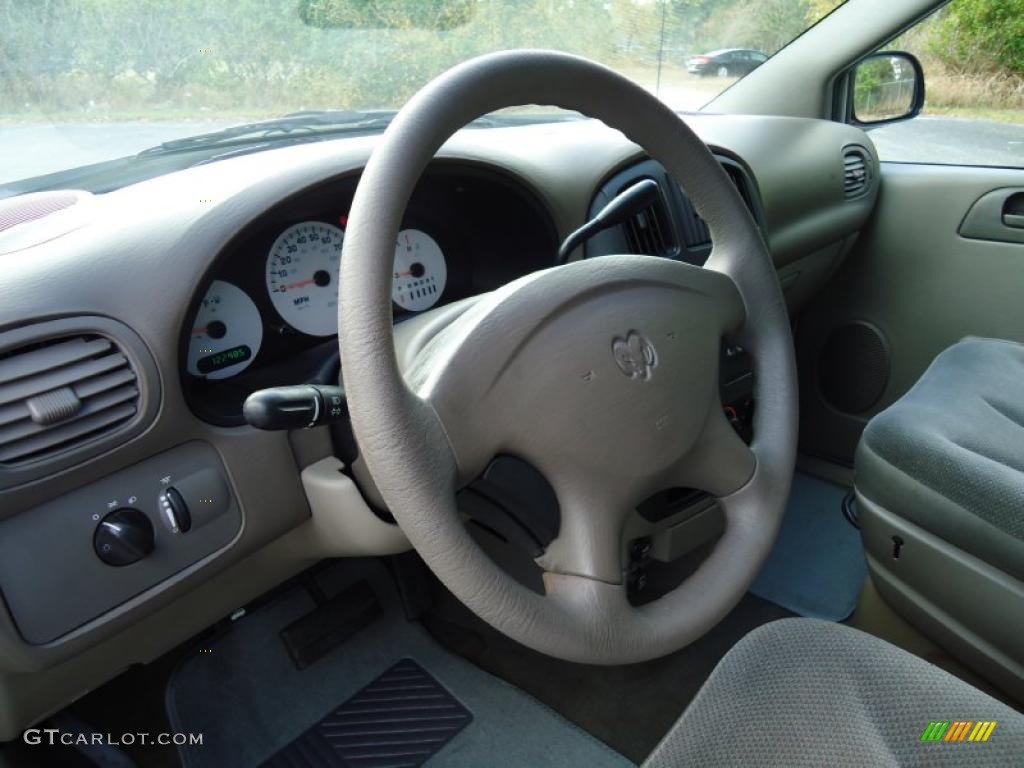 Mist Gray Interior 2002 Dodge Caravan SE Photo #46512915