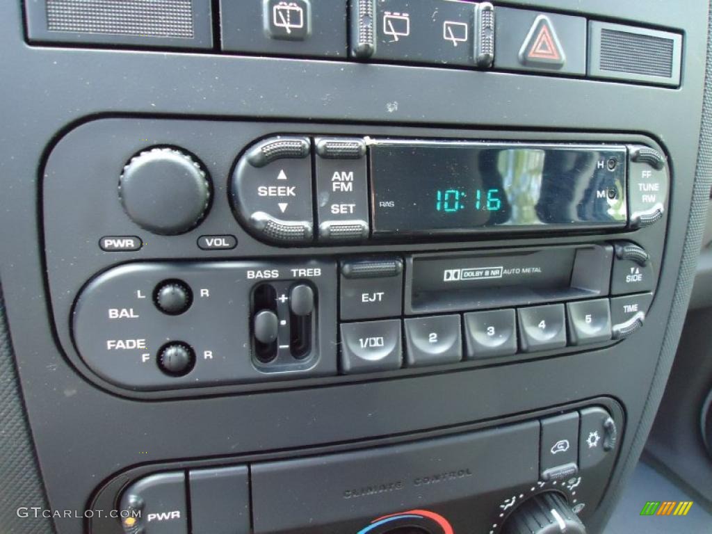 2002 Dodge Caravan SE Controls Photo #46513245