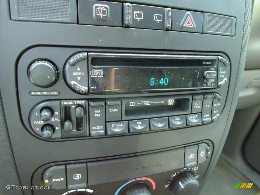 2003 Dodge Caravan SXT Controls Photo #46514271