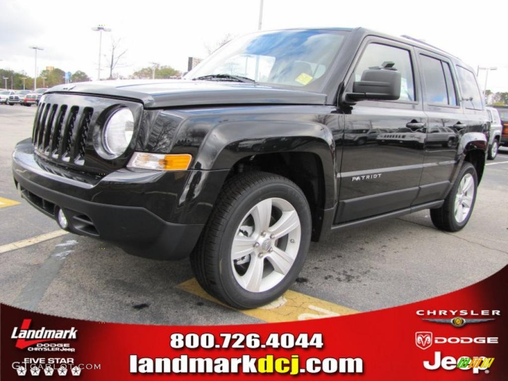 Brilliant Black Crystal Pearl Jeep Patriot