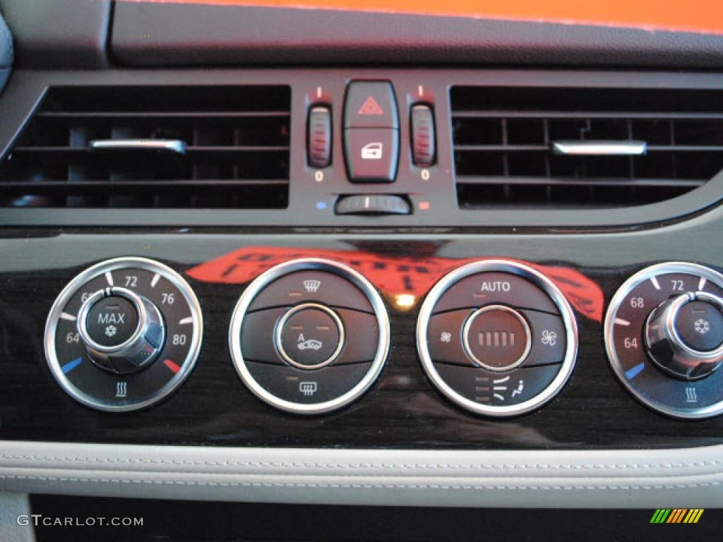 2010 BMW Z4 sDrive35i Roadster Controls Photo #46515996