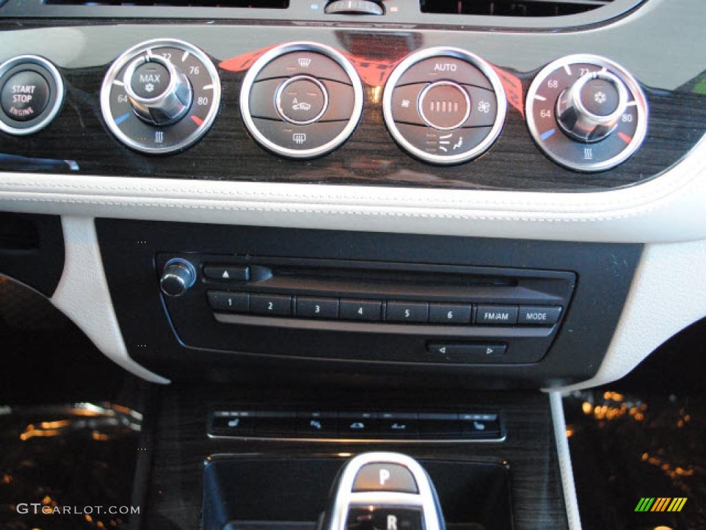 2010 BMW Z4 sDrive35i Roadster Controls Photo #46516011