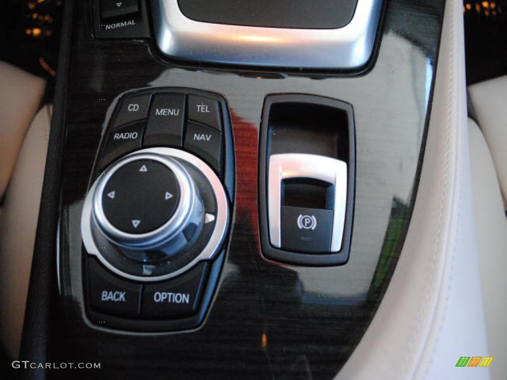 2010 BMW Z4 sDrive35i Roadster Controls Photo #46516038