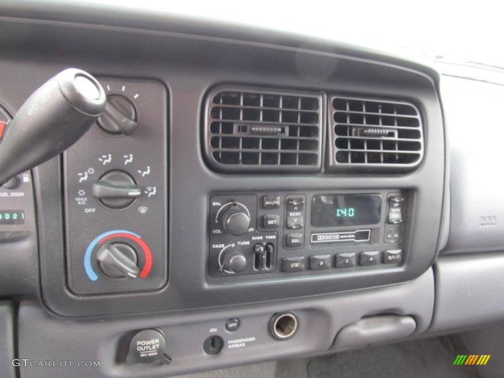 2000 Dakota SLT Extended Cab 4x4 - Bright White / Mist Gray photo #13