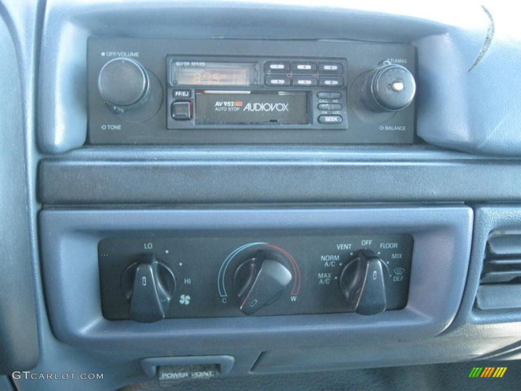 1992 F150 S Regular Cab - Oxford White / Grey photo #17