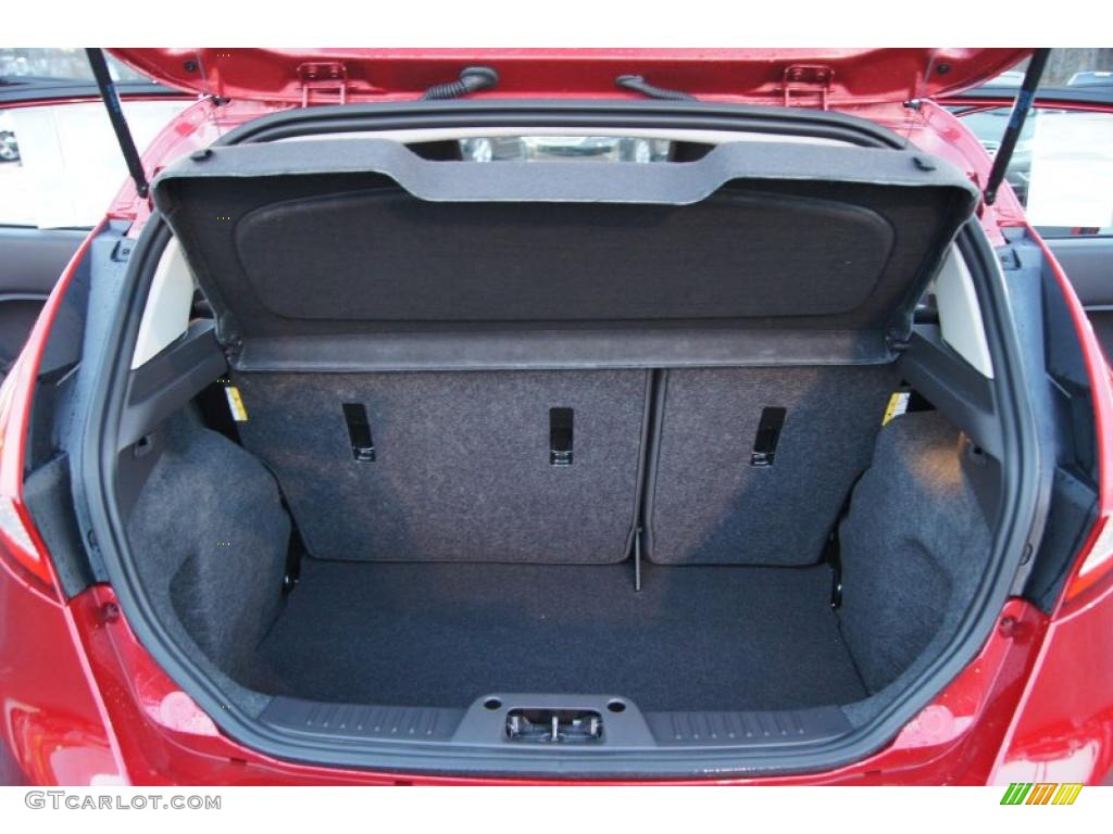 2011 Ford Fiesta SES Hatchback Trunk Photo #46521657