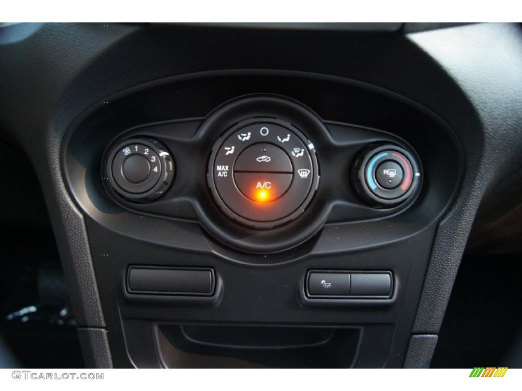 2011 Ford Fiesta SES Hatchback Controls Photo #46521900