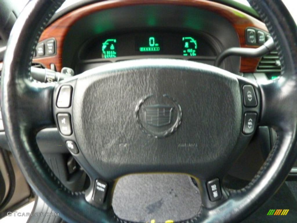 2004 DeVille Sedan - Cashmere / Black photo #19