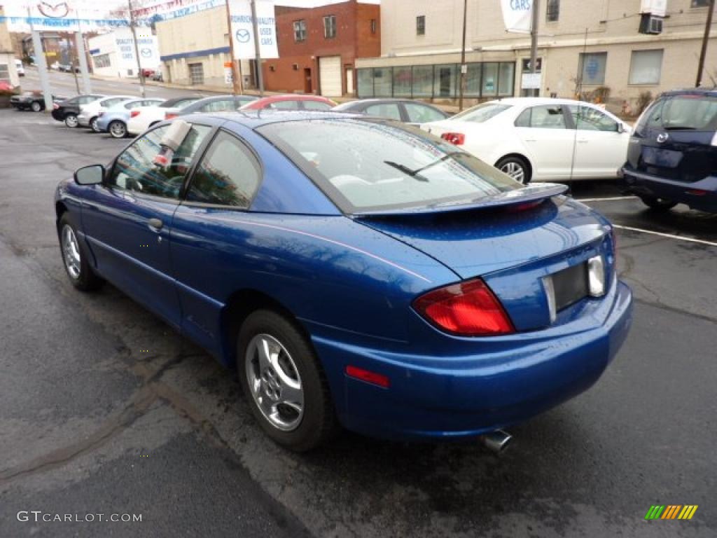 2004 Sunfire Coupe - Electric Blue Metallic / Graphite photo #3