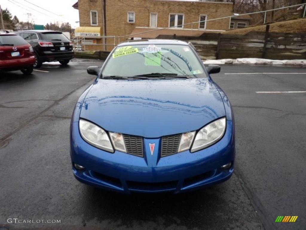 2004 Sunfire Coupe - Electric Blue Metallic / Graphite photo #11