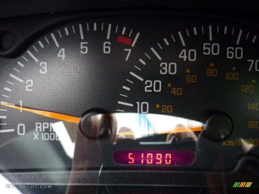 2004 Sunfire Coupe - Electric Blue Metallic / Graphite photo #20
