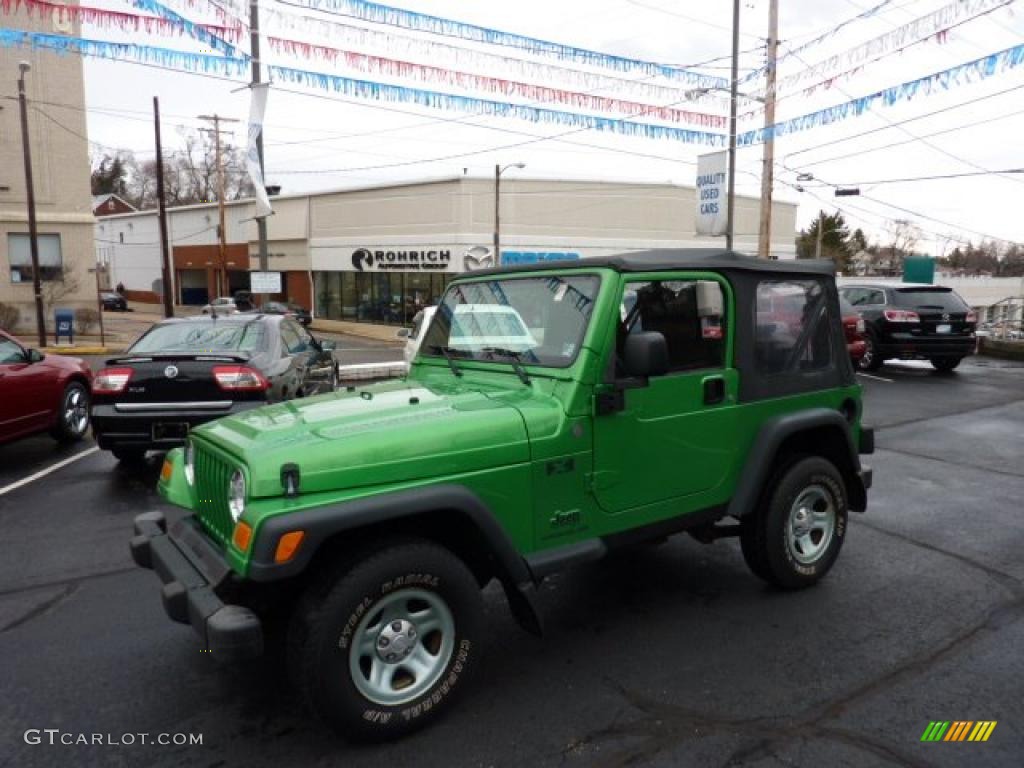 2004 Wrangler X 4x4 - Electric Lime Green Pearl / Dark Slate Gray photo #1