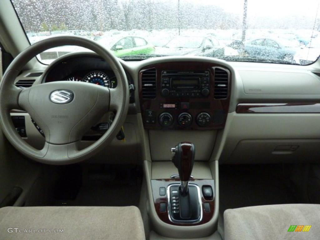 2004 XL7 LX 4x4 - Cool Beige Metallic / Beige photo #12