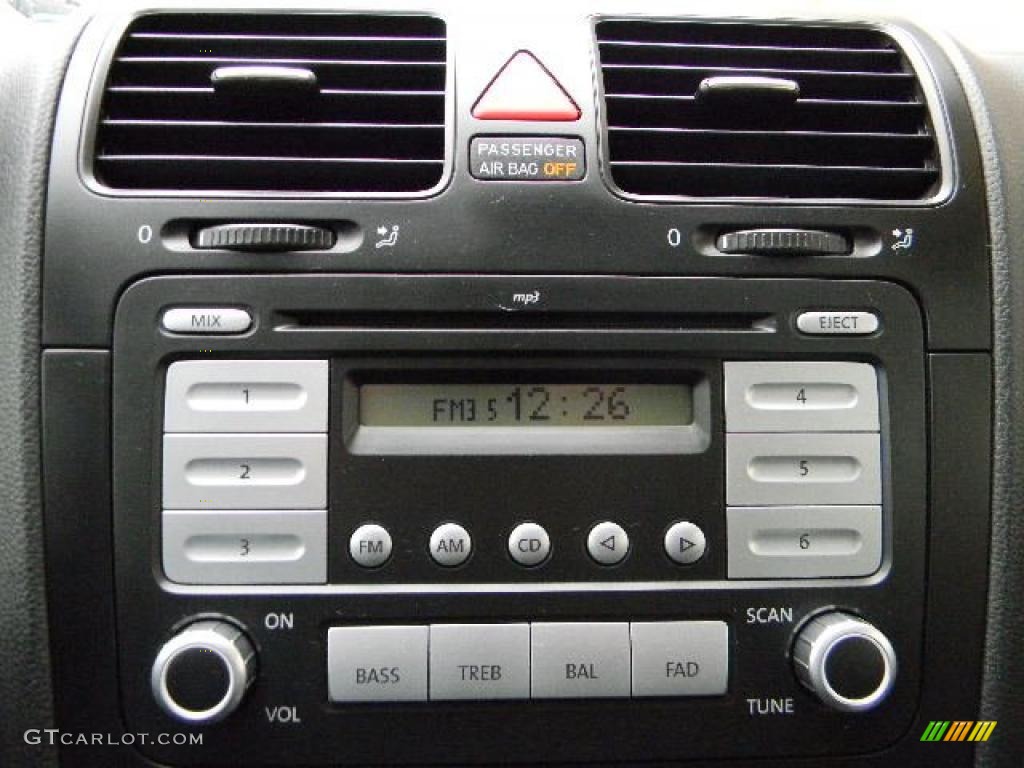 2008 Volkswagen Rabbit 2 Door Controls Photo #46532298