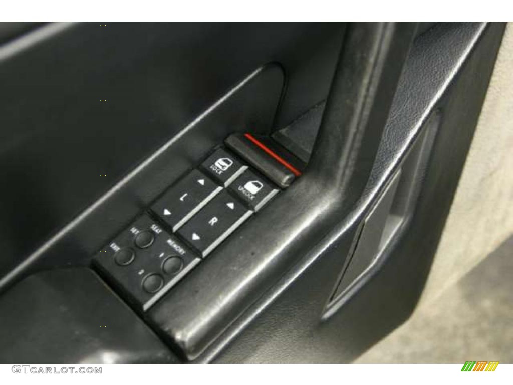 1990 Cadillac Allante Convertible Controls Photo #46533150