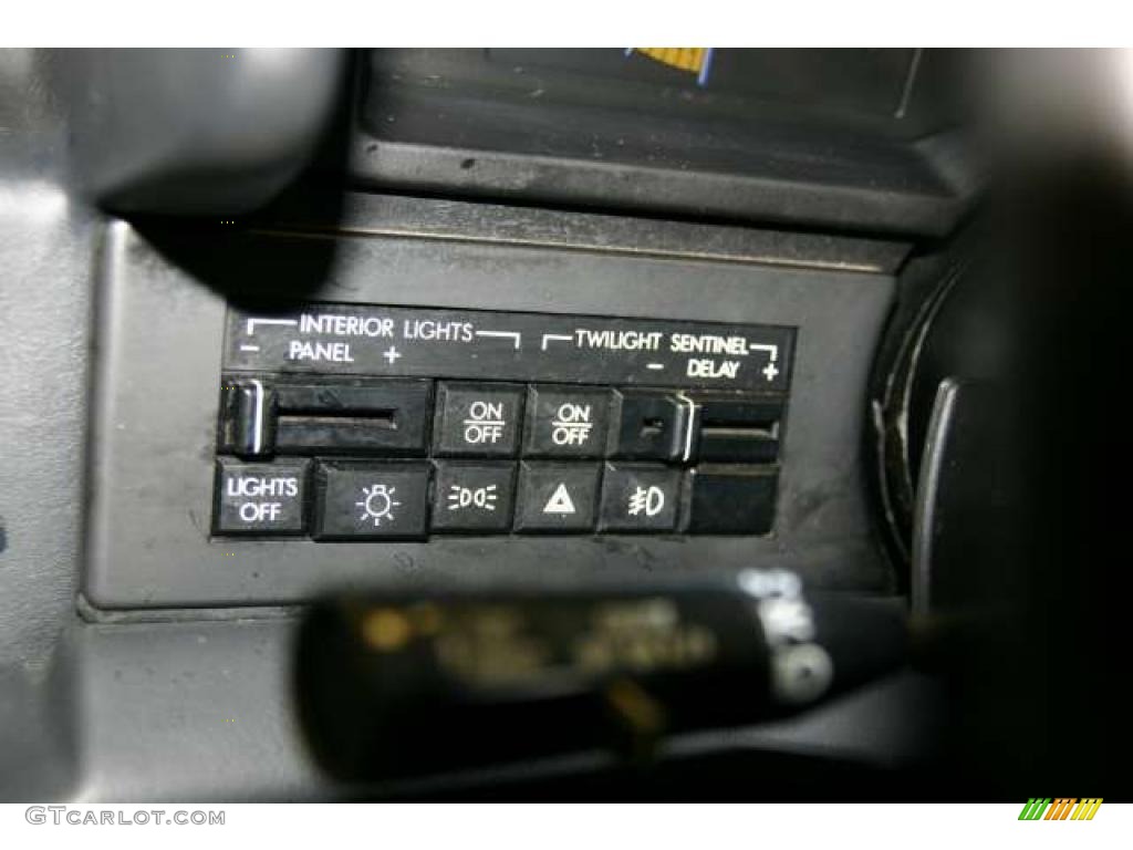 1990 Cadillac Allante Convertible Controls Photo #46533159