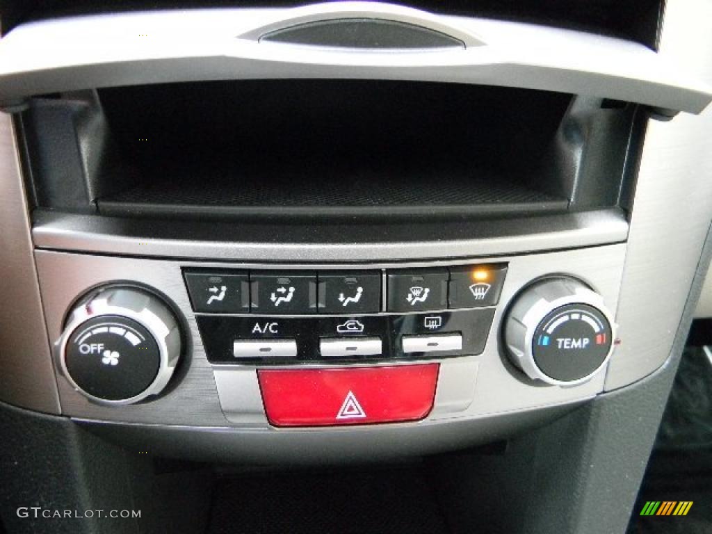 2011 Subaru Outback 2.5i Premium Wagon Controls Photo #46533665