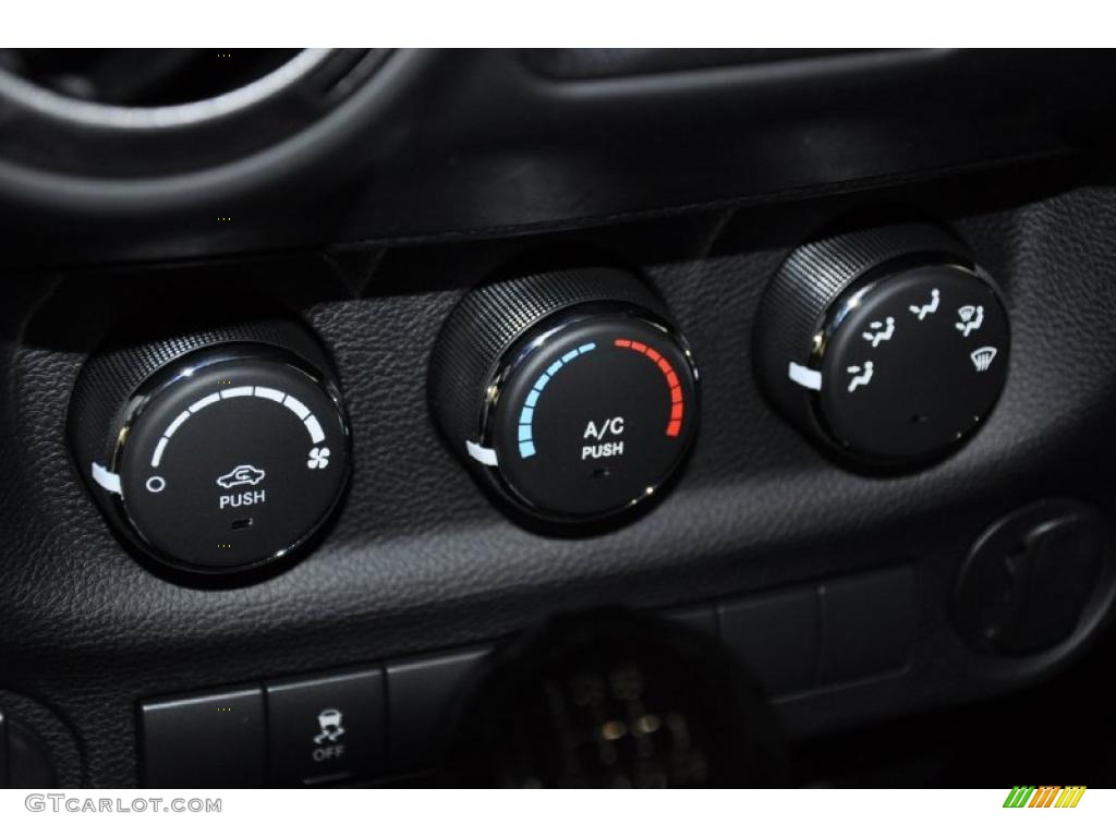 2011 Wrangler Sport 4x4 - Sahara Tan / Black photo #12