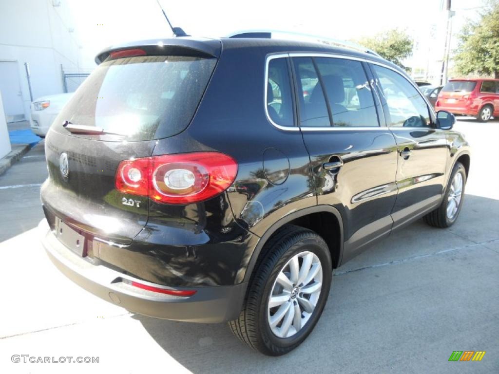 2011 Tiguan SE - Deep Black Metallic / Charcoal photo #7