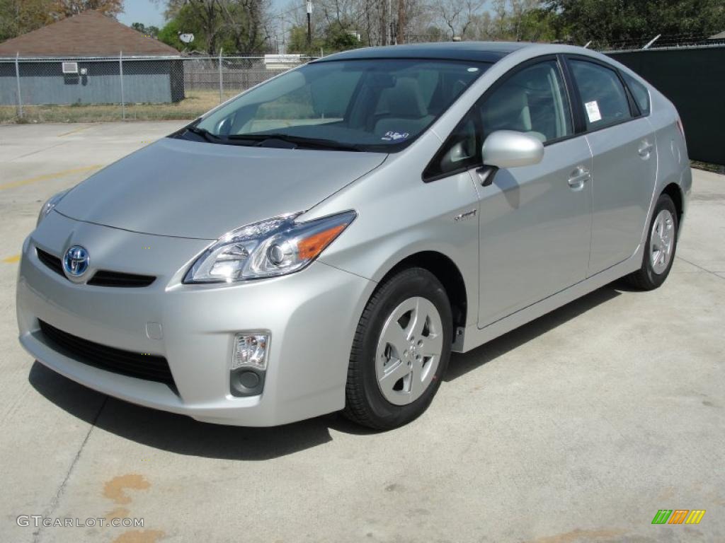 Classic Silver Metallic 2011 Toyota Prius Hybrid III Exterior Photo #46537038