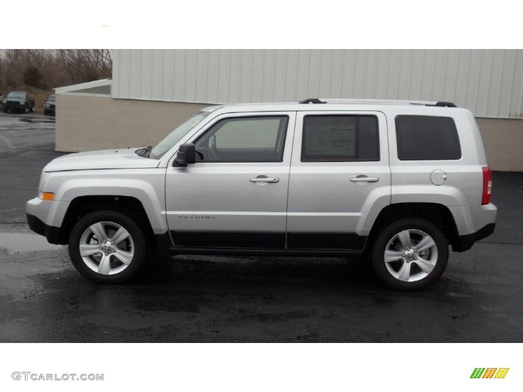 Bright Silver Metallic 2011 Jeep Patriot Latitude X 4x4 Exterior Photo #46537089