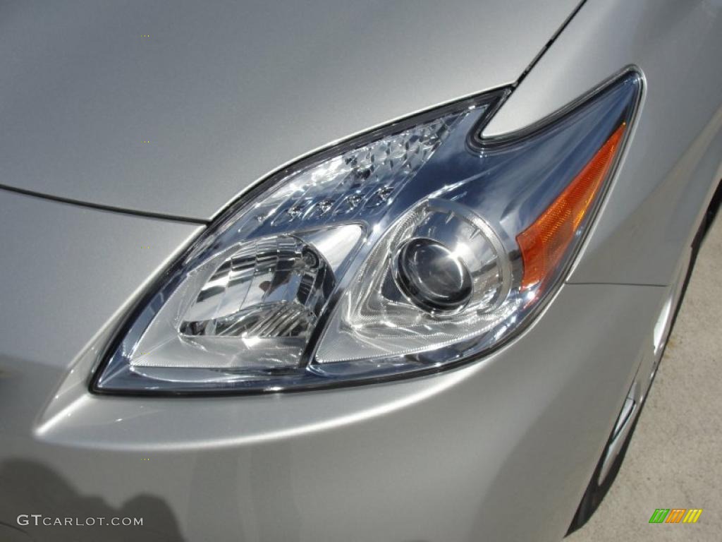Classic Silver Metallic 2011 Toyota Prius Hybrid III Exterior Photo #46537092
